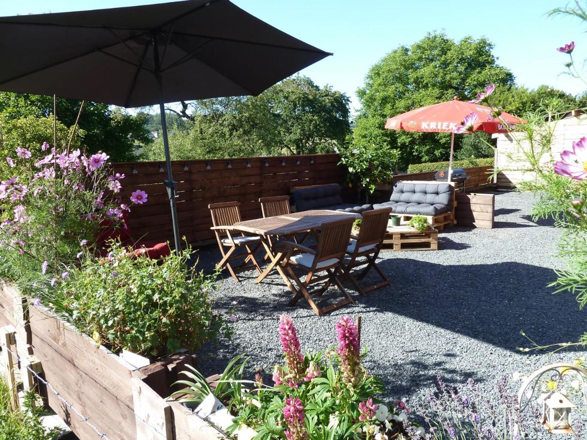 'Chez Lulu' - Gîte de charme en Ardennes avec grande terrasse fermée Nassogne Extérieur photo