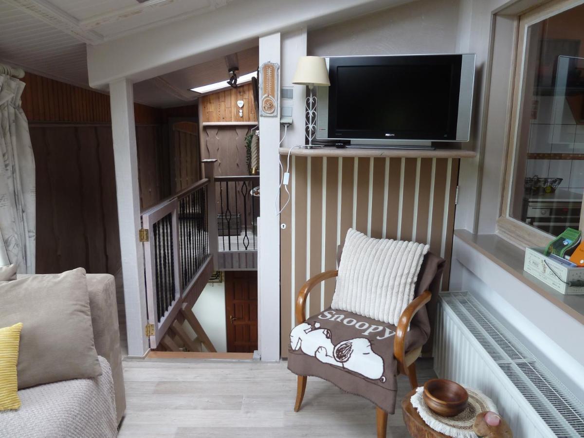 'Chez Lulu' - Gîte de charme en Ardennes avec grande terrasse fermée Nassogne Extérieur photo