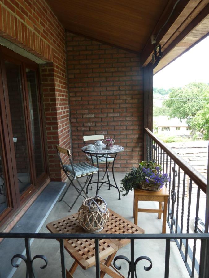 'Chez Lulu' - Gîte de charme en Ardennes avec grande terrasse fermée Nassogne Extérieur photo